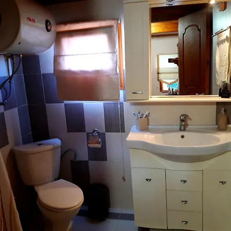 Handmade Peaceful Cozy House Near The