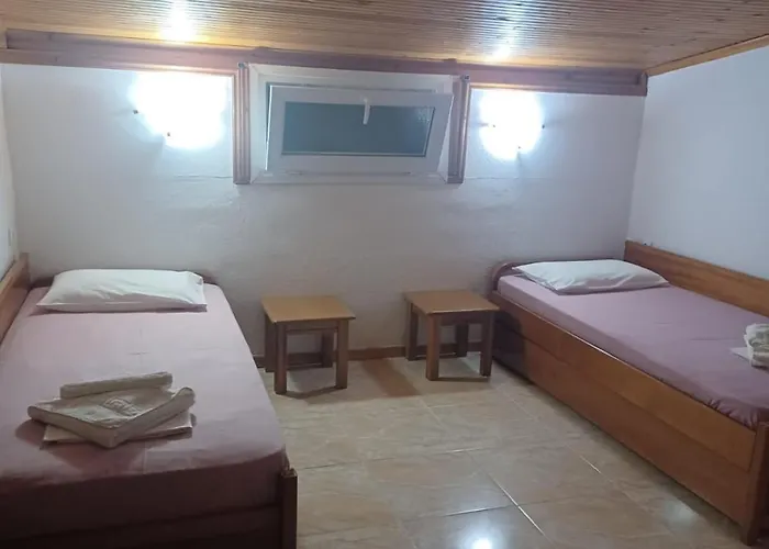 Дом отдыха Handmade Peaceful Cozy House Near The