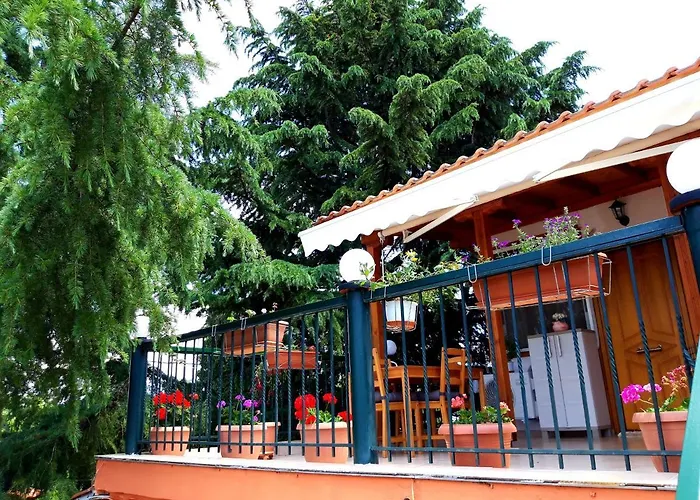 Дом отдыха Handmade Peaceful Cozy House Near The *